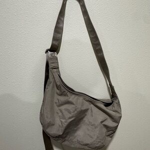BAGGU Medium Crescent